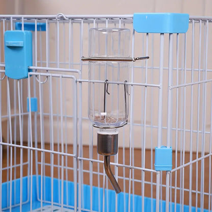 Trinkflasche die man ans Gehege klammeren kann damit die Tiere trinken können